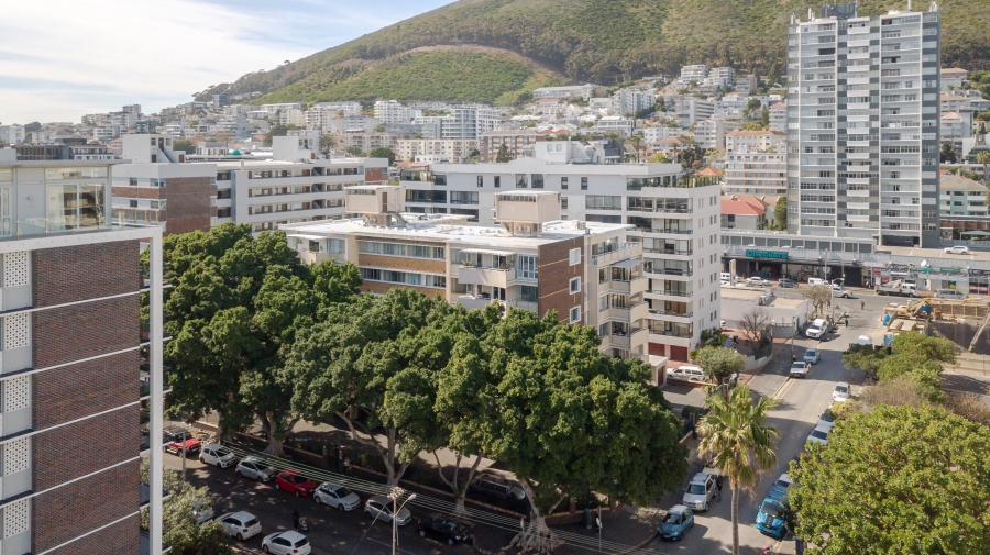 3 Bedroom Property for Sale in Sea Point Western Cape
